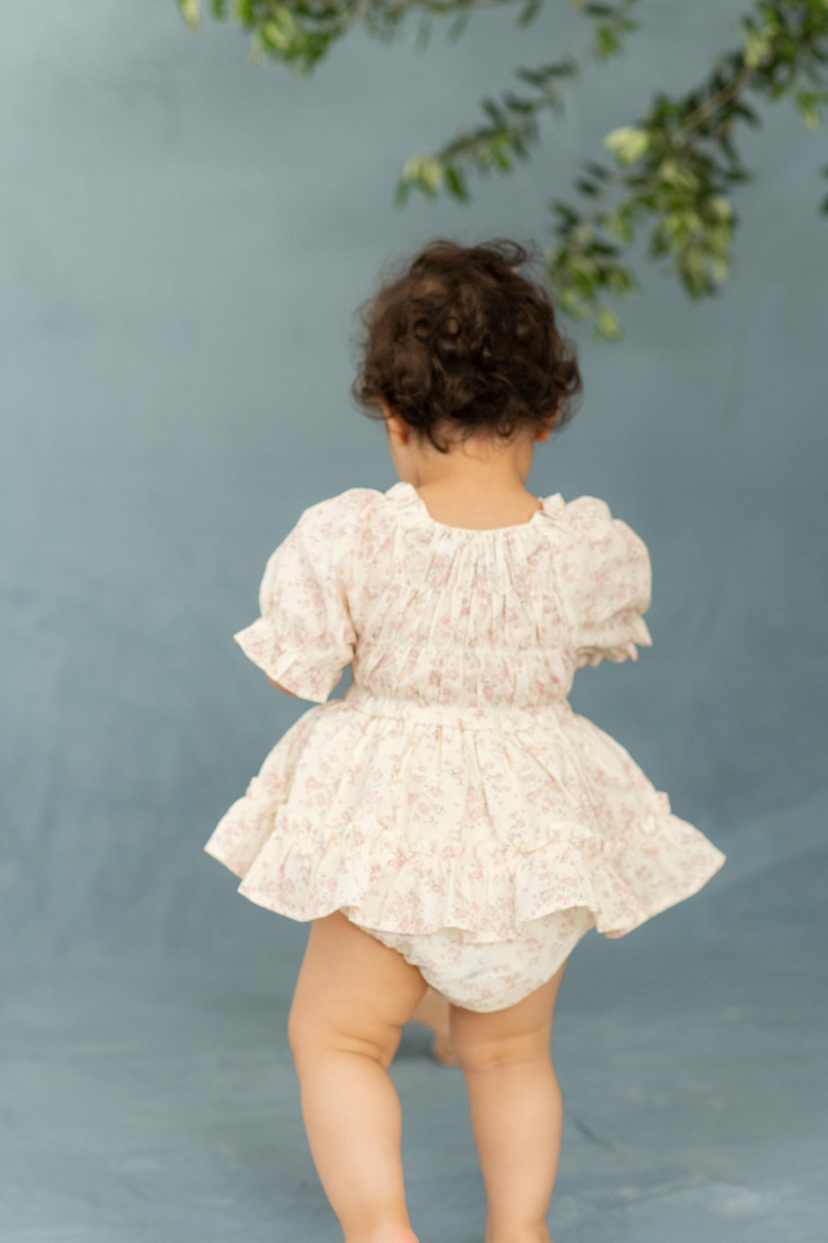 Robe en sequins bi-matière noire dos ouvert Robe en sequins bi-matière noire dos ouvert